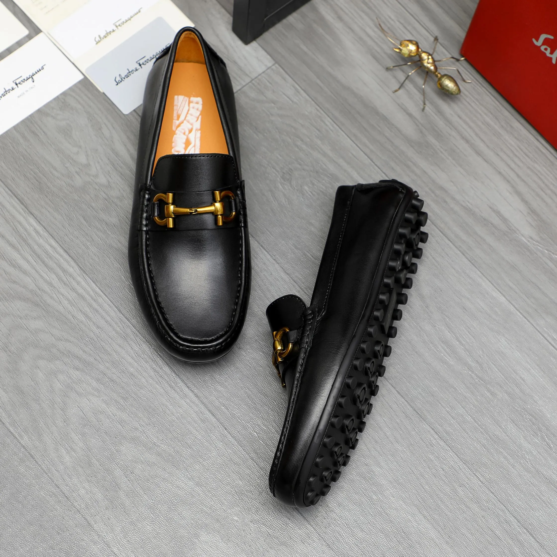 Men's shoes 💰400 Product trademark: Ferragamo "Ferragamo" business slip-on shoes Regular size: 38-45 (45 is custom-made and non-returnable) Product materials: Selected high-quality cowhide upper, pigskin lining, rubber bean outsole